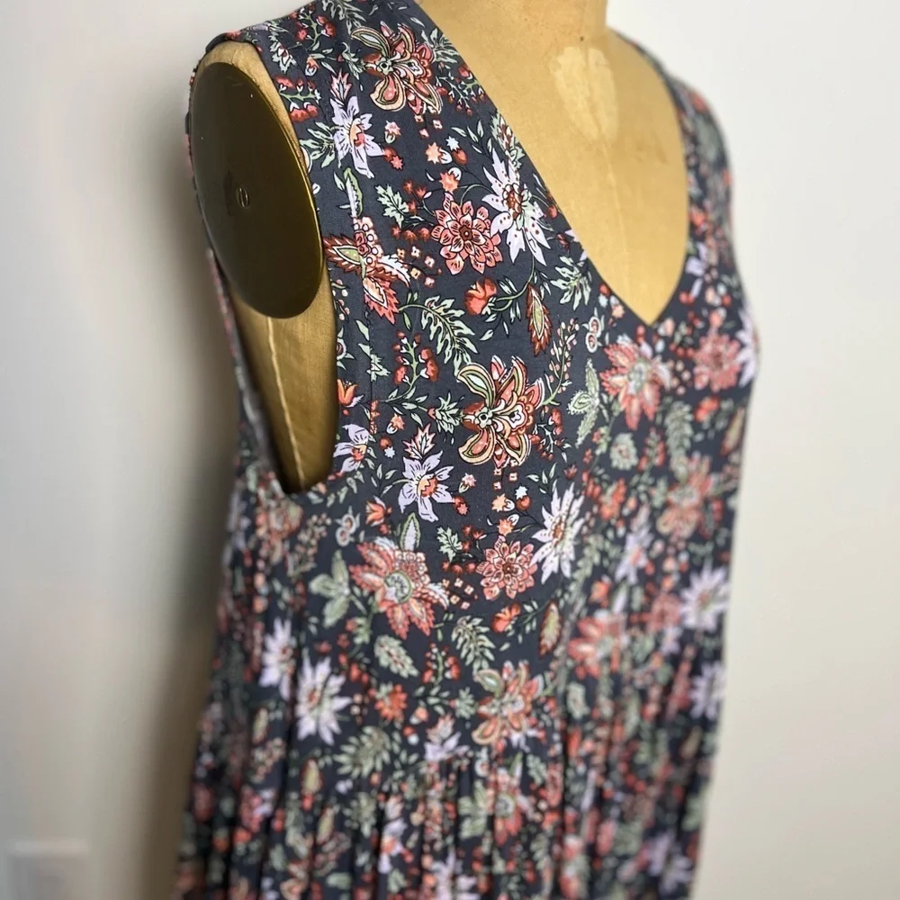 LOFT floral v-neck sleeveless knit dress medium